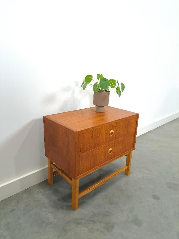 klein teak ladekastje uit Zweden, vintage nachtkastje, Huis en Inrichting, Kasten | Overige, Gebruikt, Ophalen of Verzenden