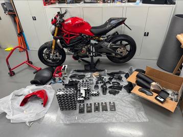 Ducati Monster 1200S Full Carbon CNC Custom Uniek Exemplaar! beschikbaar voor biedingen