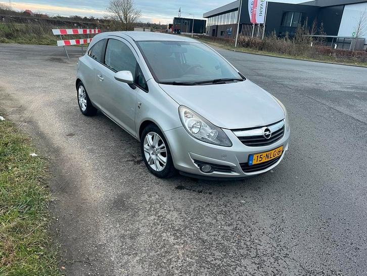 Nette Opel Corsa 1.4 16V 3D 2010 Grijs | APK 07-10-2026, Auto's, Opel, Particulier, Corsa, ABS, Airbags, Airconditioning, Alarm