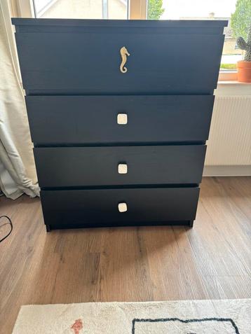 Ikea Malm ladekast zwartbruin met deurknoppen