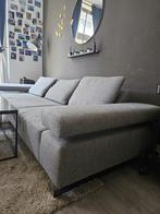 Moderne grijze hoekbank met verstelbare rug- en armleuningen, Ophalen, Stof, 250 tot 300 cm, Moderne grijze hoekbank met verstelbare arm- en rugleuningen.