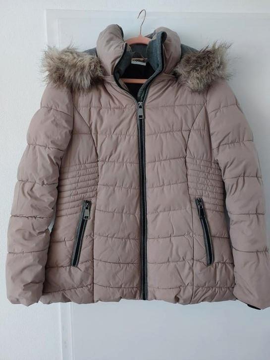 Mooie Winterjas Beige. Maat L, Kleding | Dames, Jassen | Winter, Gedragen, Maat 42/44 (L), Beige, Ophalen of Verzenden