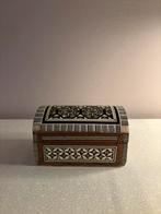 Vintage Egyptische mozaiek sieradendoos ingelegd parelmoer, Verzenden