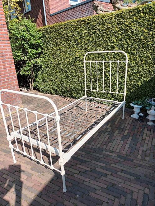 Spijlenbed antiek, Antiek en Kunst, Antiek | Meubels | Bedden, Ophalen