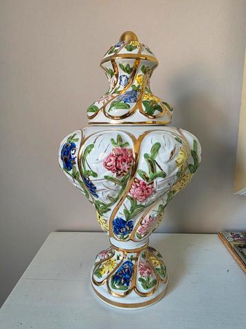 Grote pot met deksel swirl  bloemen  beschikbaar voor biedingen