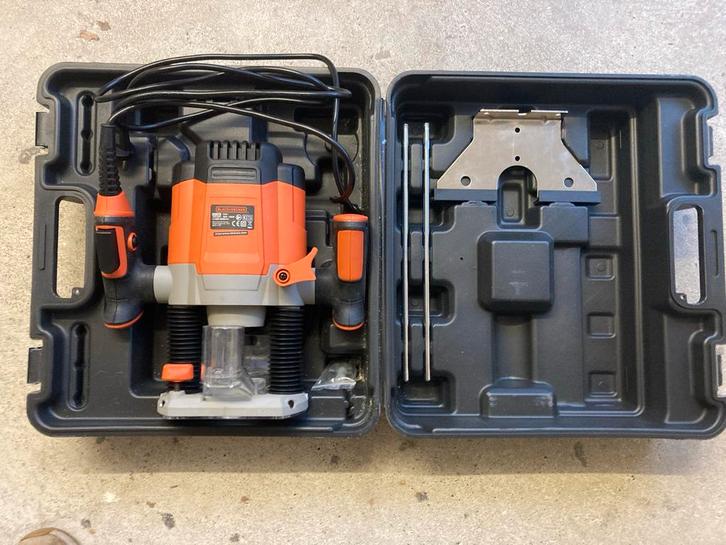 Nieuwe Black+Decker Bovenfrees - Ongebruikt!, Doe-het-zelf en Verbouw, Gereedschap | Freesmachines, Nieuw, Elektrisch, Bovenfrees