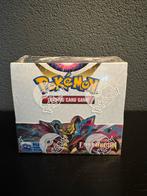 Pokémon Lost Origin boosterbox (kleine beschadiging), Ophalen of Verzenden, Nieuw, Boosterbox, Foil