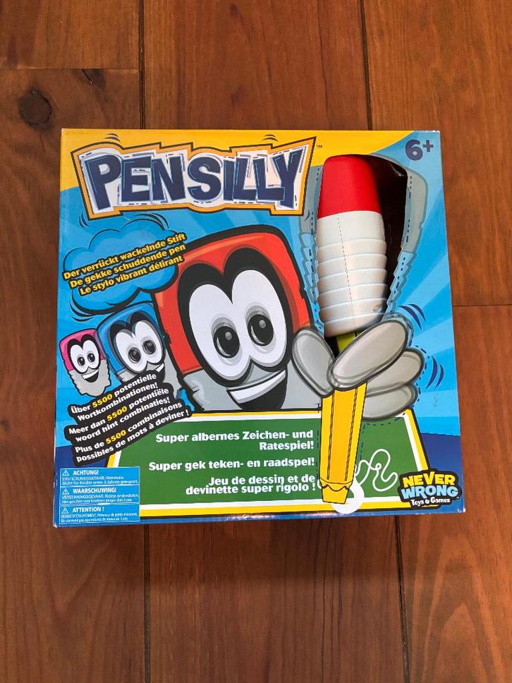 Pensilly! (gezelschapsspel), Hobby en Vrije tijd, Gezelschapsspellen | Kaartspellen, Zo goed als nieuw, Vijf spelers of meer, Ophalen of Verzenden