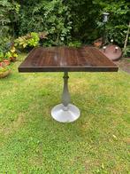 Mooie tafel met gietijzeren trompet voet en 2 bladen., Huis en Inrichting, Tafels | Bijzettafels, Ophalen, Gebruikt, 75 cm of meer