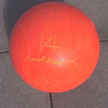Bowlingbal 14 beschikbaar voor biedingen