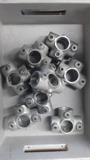 t-stuk met zij-uigang buisklemmen 33,7mm set van 8 stuks beschikbaar voor biedingen