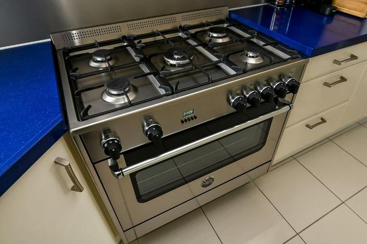 Bertazzoni fornuis type AMS95C61CXU19, Witgoed en Apparatuur, Fornuizen, Gebruikt, Vrijstaand, Gas, 5 kookzones of meer, 90 tot 95 cm