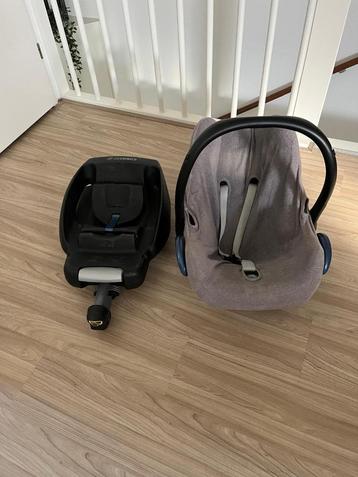 Maxi Cosi autostoel met Isofix easybase beschikbaar voor biedingen