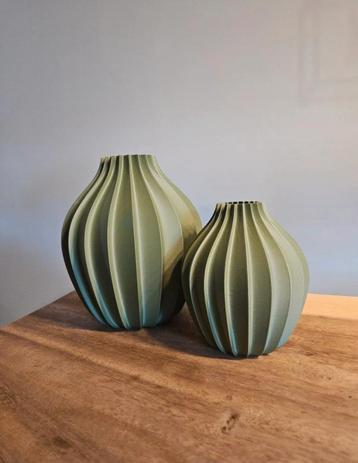 Set van 2 vazen olijfgroen 3D Design vaas beschikbaar voor biedingen