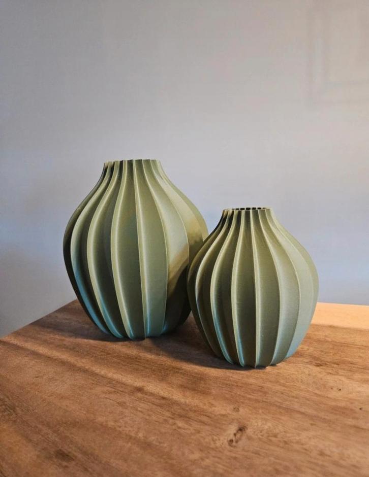 Set van 2 vazen olijfgroen 3D Design vaas, Huis en Inrichting, Woonaccessoires | Vazen, Nieuw, Overige kleuren, Minder dan 50 cm