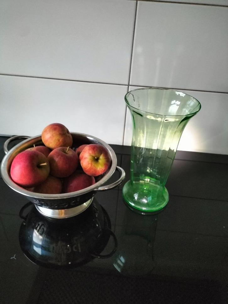 Leerdam uranium glas vaas, Antiek en Kunst, Antiek | Glas en Kristal, Ophalen of Verzenden