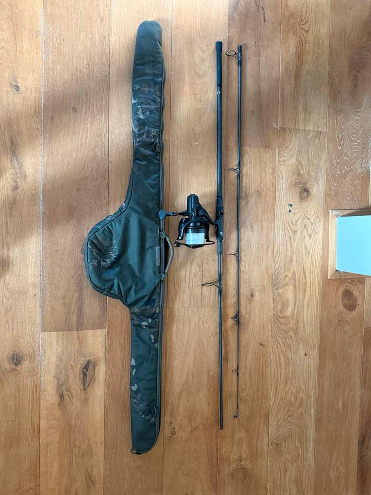 3 Nash Scope 10ft 3lb hengels + 2 x Daiwa Emblem 35  molens, Watersport en Boten, Hengelsport | Karpervissen, Gebruikt, Complete set