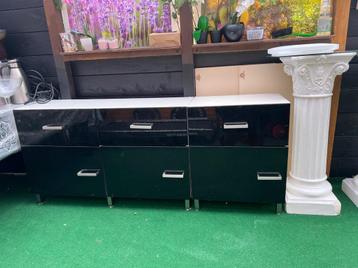 Zwarte ladekast / dressoir – strak & modern beschikbaar voor biedingen