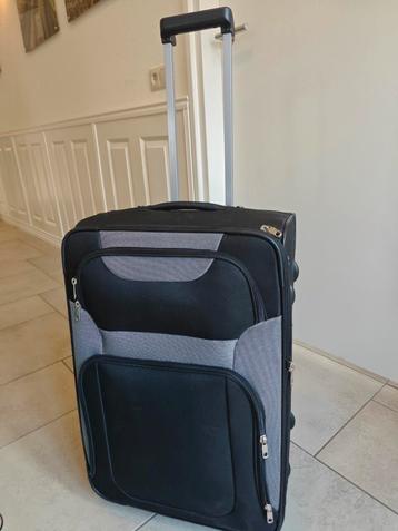 Rolkoffer/suitcase in perfecte staat beschikbaar voor biedingen