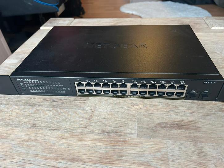 Netgear GS324TP PoE+  24-poorts netwerk switch, Computers en Software, Netwerk switches, Zo goed als nieuw, Ophalen of Verzenden