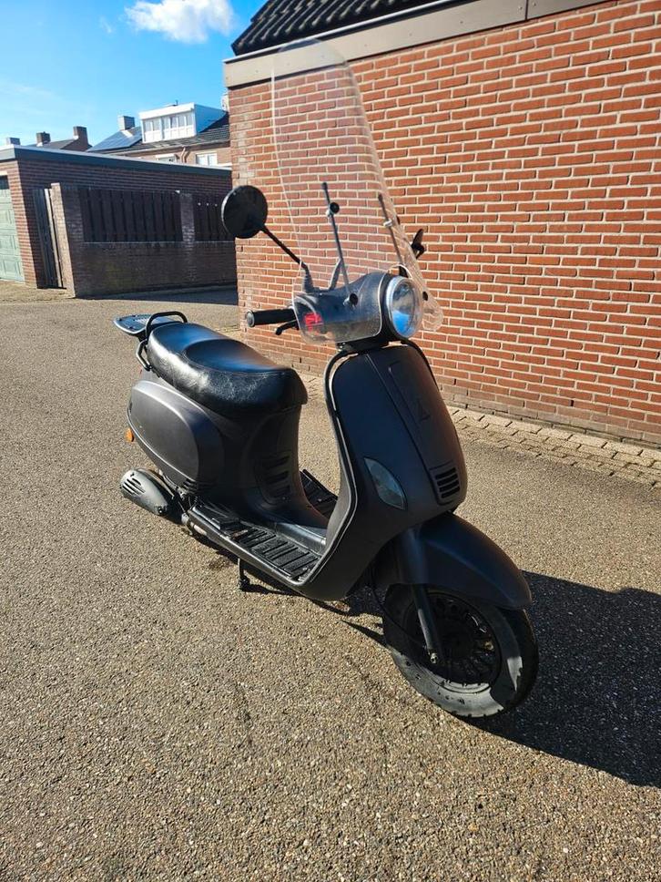 Turbho RL50 scooter, Fietsen en Brommers, Snorfietsen en Snorscooters, Gebruikt, Overige merken, Benzine, Ophalen