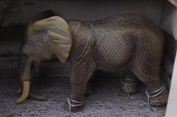 De Afrikaanse Olifant - Collect Wild Life - Dierfiguur beschikbaar voor biedingen