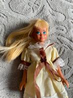 Vintage blonde Skipper barbie met jurk en laarzen - Mattel, Verzamelen, Verzenden, Zo goed als nieuw