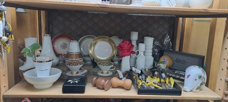 Porcelein en andere vintage & brocante spullen, Diversen, Rommelmarktspullen, Gebruikt, Ophalen