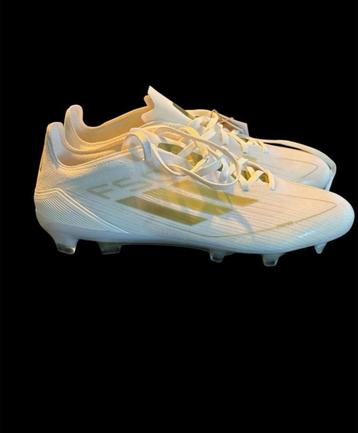 F50 PRO FIRM GROUND VOETBALSCHOENEN NIEUW IN DOOS MAAT 45 beschikbaar voor biedingen