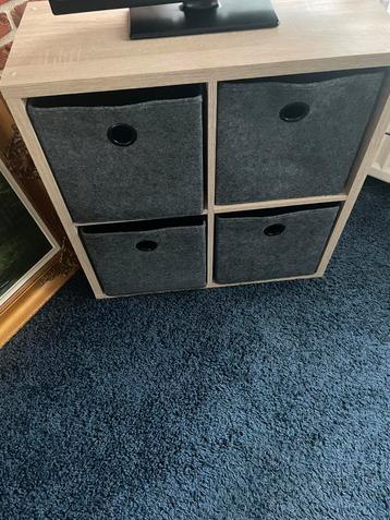 Kast met 4 vakken 