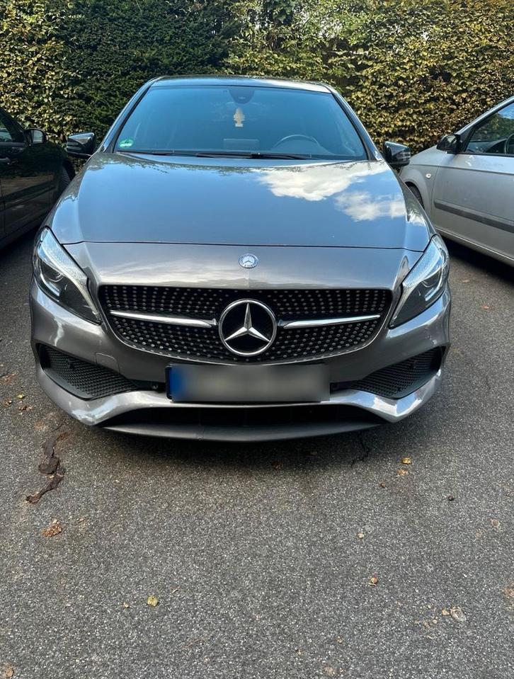 Mercedes Benz A200 D, AMG, Pano, Navi, Leer, Auto's, Mercedes-Benz, Particulier, ABS, Airbags, Apple Carplay, Bluetooth, Centrale vergrendeling