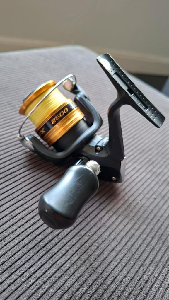 Shimano FX 2500 Molen met Spiderwire Lijn, Watersport en Boten, Hengelsport | Roofvissen, Gebruikt, Molen, Ophalen