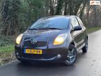 Toyota Yaris 1.3 VVTi Sol MMT | " 111.000 " KM + Automaat Nu, 750 kg, 4 cilinders, Elektrische ramen, Zwart