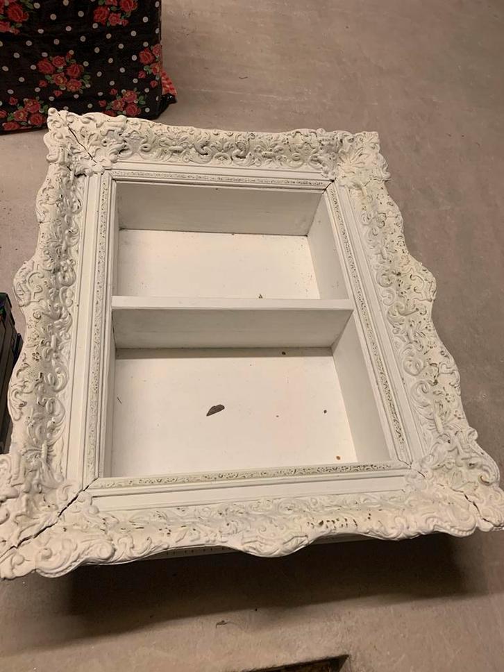 Oud Hangkastje met Sierlijke Rand, Huis en Inrichting, Woonaccessoires | Wandplanken en Boekenplanken, Gebruikt, Ophalen