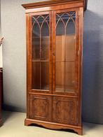 Display cabinet / vitrinekast in taxus, Ophalen, Gebruikt, Glas, 50 tot 100 cm