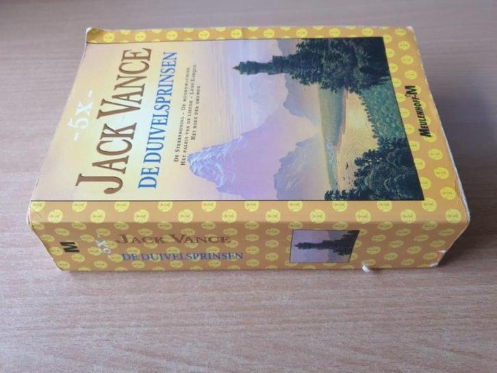 Jack Vance - De Duivelsprinsen (omnibus), Boeken, Fantasy, Gelezen, Ophalen of Verzenden