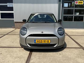 Mini Mini Cooper E Essential 40.7 kWh beschikbaar voor biedingen