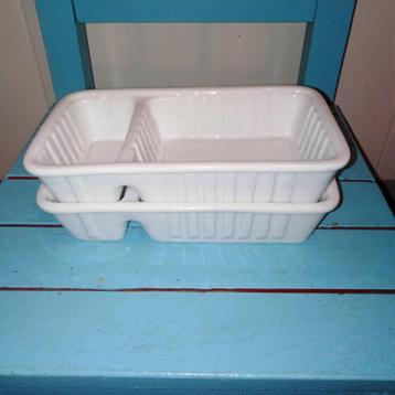 Patatbakjes met sausgedeelte 2 stuks beschikbaar voor biedingen
