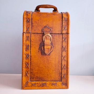 Vintage houten wijnkist voor 2 flessen beschikbaar voor biedingen