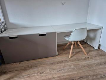 Stuva Ikea Speeltafel + Stoeltje en speelgoedkist beschikbaar voor biedingen