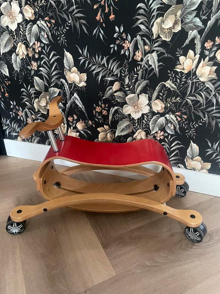 Wishbone Flip 2-in-1Rijauto & schommelpaard, Kinderen en Baby's, Speelgoed | Buiten | Voertuigen en Loopfietsen, Gebruikt, Loopfiets