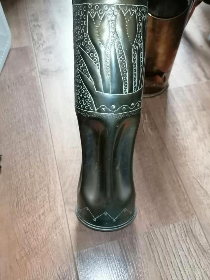 Bevrijdings huls vaas Nederland tulpen en vogeltje versierin, Verzamelen, Militaria | Tweede Wereldoorlog, Hulzen of Bodemvondsten