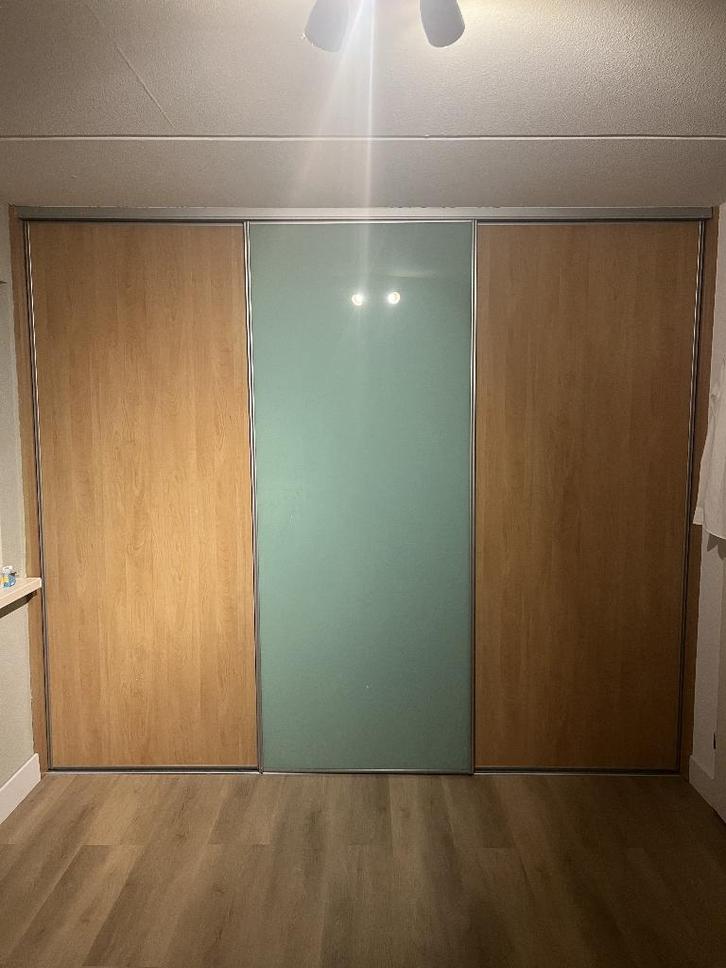 Wandkast met railsysteem, Huis en Inrichting, Kasten | Kledingkasten, Gebruikt, 200 cm of meer, 200 cm of meer, 50 tot 75 cm, Met deur(en)