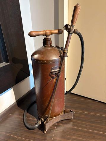 Vintage Koperen Tank met Spuit - Model 1913 beschikbaar voor biedingen
