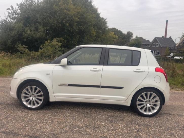 Suzuki Swift 1.3 Shogun 5DRS 2009 Pearl Arctic White 17 inch, Auto's, Suzuki, Particulier, Swift, ABS, Airbags, Airconditioning