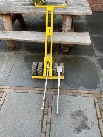 Huur tegellegger  beschikbaar voor biedingen