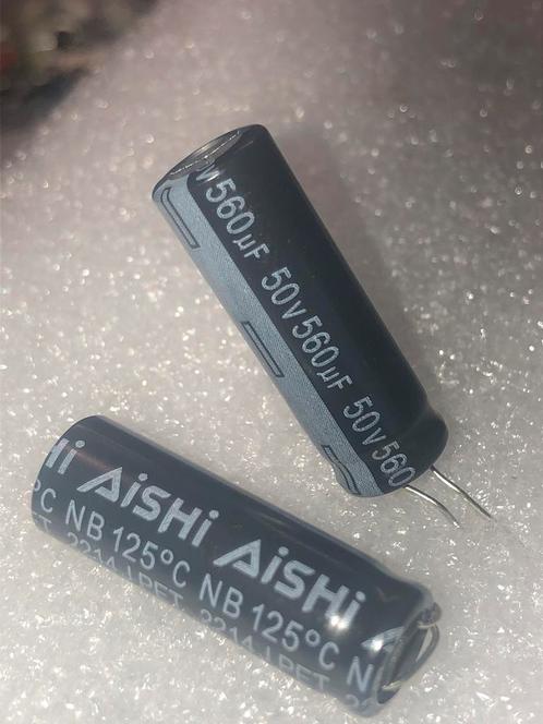560uF 50v Aishi NB serie, Hobby en Vrije tijd, Elektronica-componenten, Nieuw, Ophalen of Verzenden
