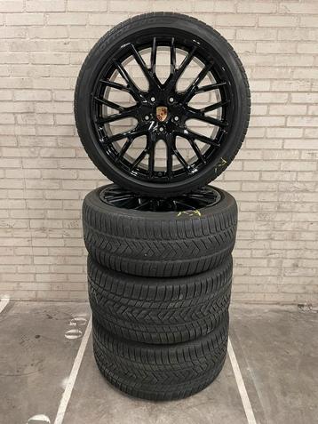 Originele Porsche Winterset Pirelli 275/35 R21 en 315/30 R21 beschikbaar voor biedingen