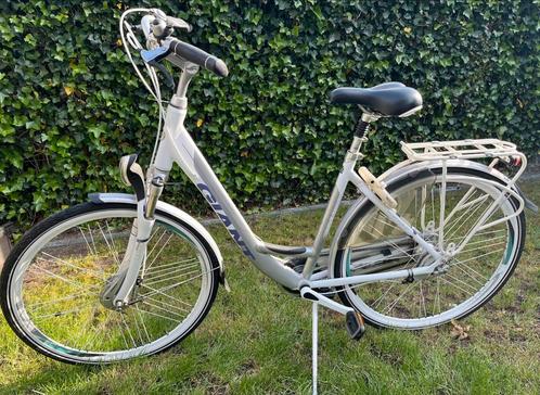 Giant Ultimo Dames fiets wit zo goed als nieuw, Fietsen en Brommers, Fietsen | Dames | Damesfietsen, Zo goed als nieuw, Giant