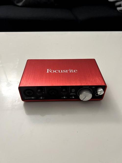 Focusrite Scarlett 2i2 (2nd generation), Audio, Tv en Foto, Professionele Audio-, Tv- en Video-apparatuur, Zo goed als nieuw, Audio